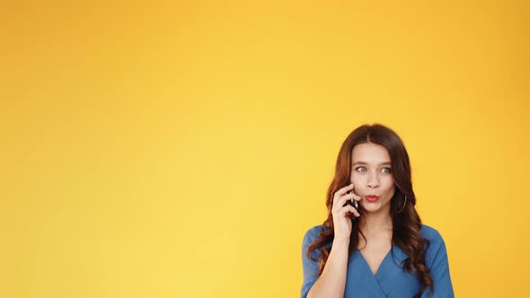 Mobile Surprise Advertising Background Woman Phone alt