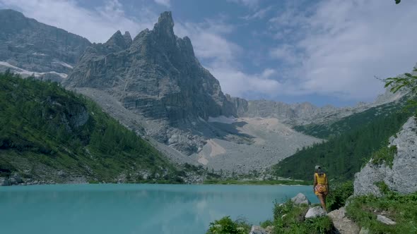 Morning with Clear Sky on Lago Di Sorapis in Italian Dolomitesmilky Blue Lake Lago Di Sorapis Lake alt