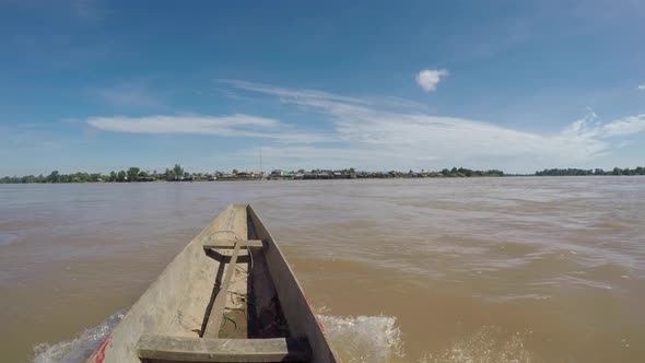 Boat ride on the Mekong River in the 4,000 islands near Don Det in Laos alt