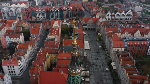 Europe Polandd Gdansk. Drone Shot. Flight Over Motlawa, Old Town. alt