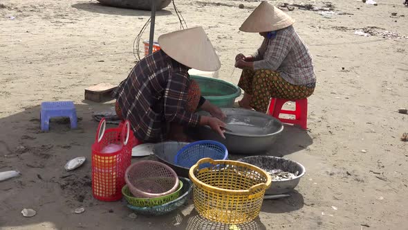 Vietnamese Fishing Village 8