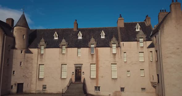 Drum Castle, In Scotland alt