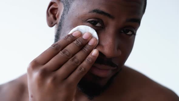 Male Skincare African Man Cleansing Face alt