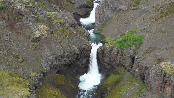 Waterfalls in Iceland that are stacked up with drone video in one spot. alt
