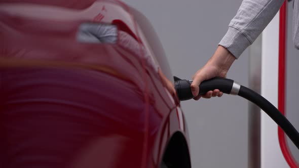 Charging an Electric Car 27 alt