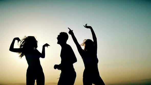 People Dancing in Summer alt