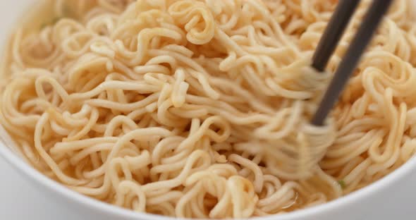 Eat instant noodles in soup bowl alt