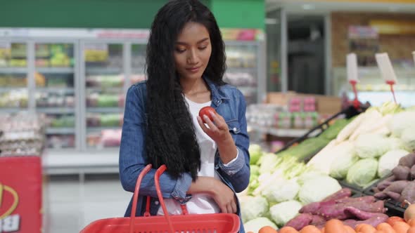 Shopping concepts of 4k Resolution alt