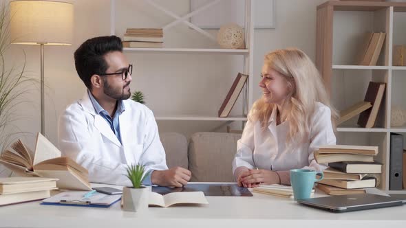 Medical Colleagues Great Teamwork Successful alt