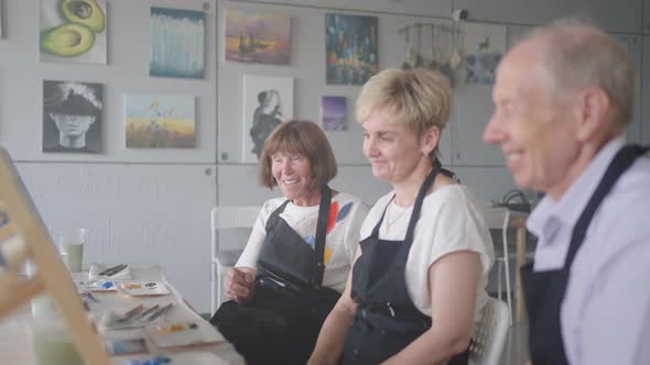 Elderly Men and Women Share Their Impressions of the Drawing Courses alt
