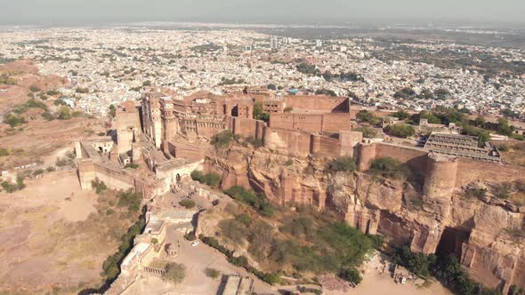 The Blue City and Mehrangarh Fort in Jodhpur. Rajasthan, India alt