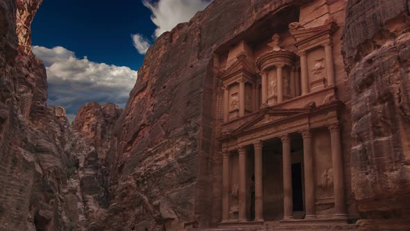 Al Khazneh - the Treasury, Ancient City of Petra, Jordan alt