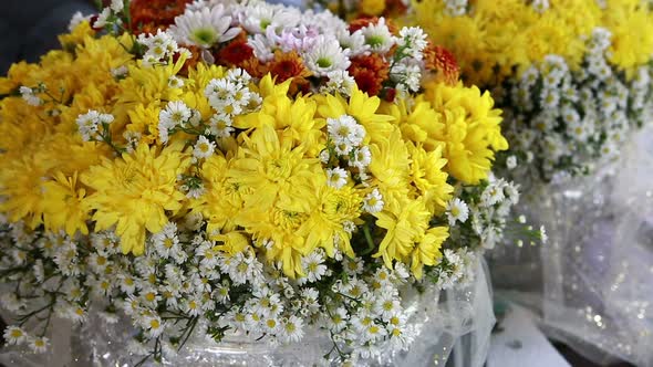 Flower Bouquet Preparing alt