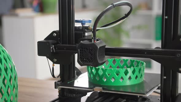 Automatic Threedimensional 3D Print Prints Layer By Layer of Molten Plastic Prototype 3D Models at alt