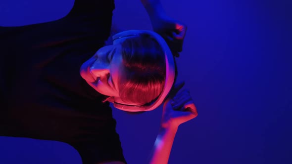 Music Chill Neon Light Girl Dancing in Headphones alt