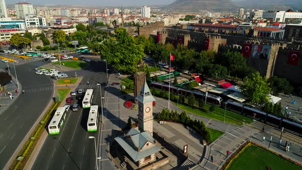 Tram In Crowded City Square Kayseri alt