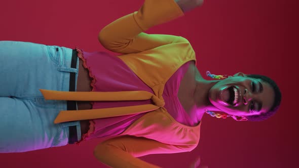 Wow Surprise Amazing Luck Excited Overjoyed Woman alt