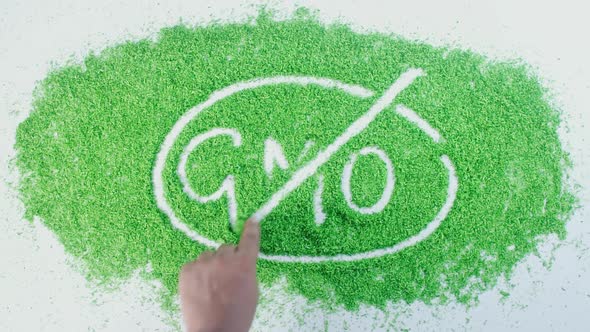 Hand Writes On Green No Gmo