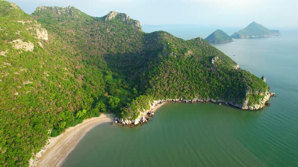 4K Aerial view of the thailand coastline near valley on the Big Island alt