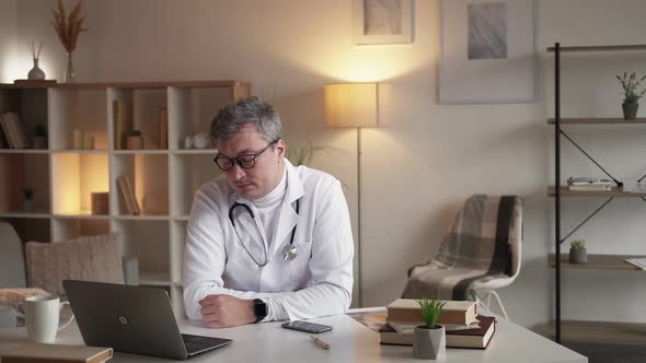 Online Consultation Male Doctor Medical Support alt