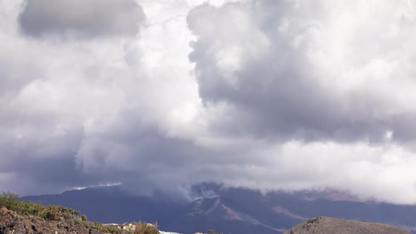 Cumbre Vieja Volcano on La Palma alt