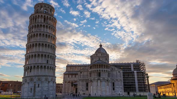 Leaning Tower of Pisa - Day to Night Time Lapse alt