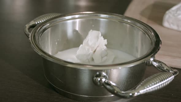 Cheese in the saucepan alt