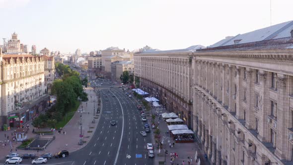 Street with Historical Buildings and Car Traffic alt