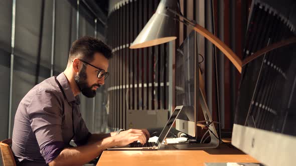 Office Advertising Agent Planning Marketing Strategy And Check Graphic.Seo Education On Workplace alt