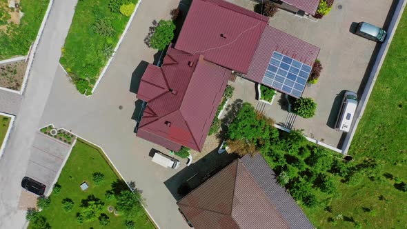 Modern building and car parking in summer. Apartment complex among nature.  alt