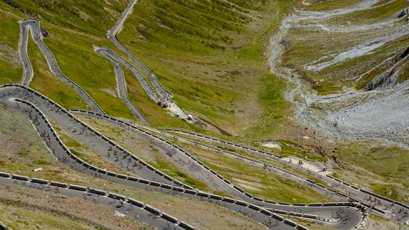 Timelapse of evening in Stelvio Pass in the Alps alt