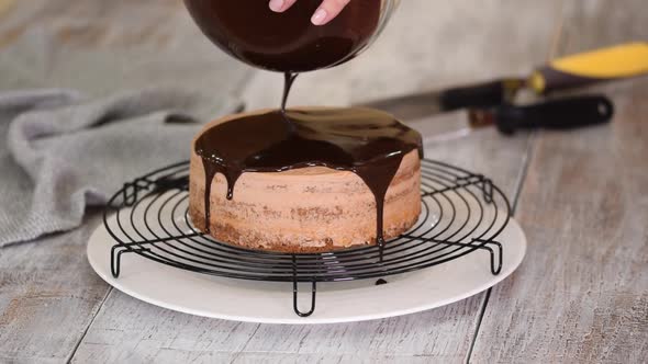Glazing Chocolate Cake with Melted Chocolate