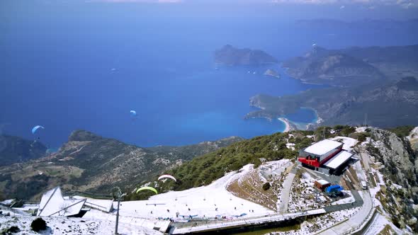 Drone view on world famous paragliding spot in Oludeniz, Fethiye, Turkey alt