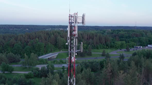 Telecommunications tower carrying broadcasting antennas for gsm, 3G, 4G and 5G cellular networks. Ae alt