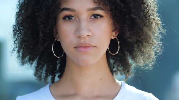 Close-up African American Attractive Girl Feeling Depression Trouble Looks at Camera alt