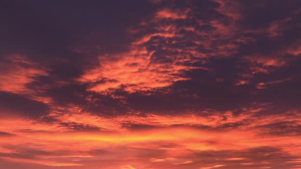 Beautiful Sunset Sky. Natural Summer Background Concept alt