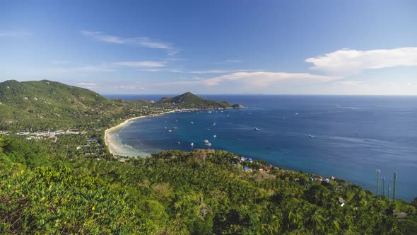 Time Lapse from high in mountains of Koh Tao, and island situated off the East Coast of Thailand. Pa alt