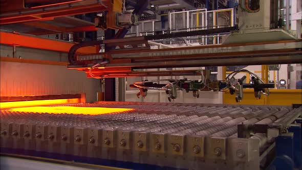 Automobile factory, robot equipment, modern automobile manufacturing, automated production line alt