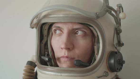 Retro Astronaut Woman Portrait alt