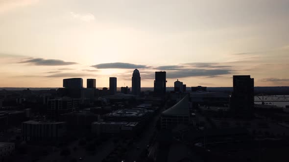4K Aerial Drone Footage of A Beautiful Sunset Behind the Louisville, Kentucky, Usa Skyline 