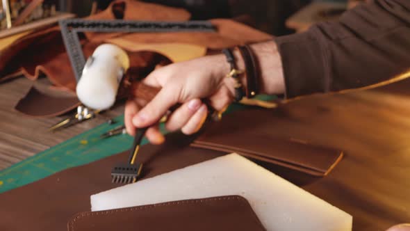 Tanner Makes Leather Product Purse