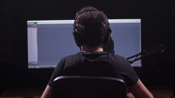 The Guy Records the Sound of His Voice alt