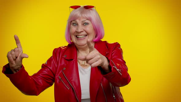 Senior Old Stylish Granny Woman Showing Loser Gesture and Pointing on you Laughing Bullying Abuse alt