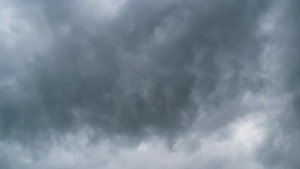 Storm Clouds Are Moving in Sky, Timelapse alt