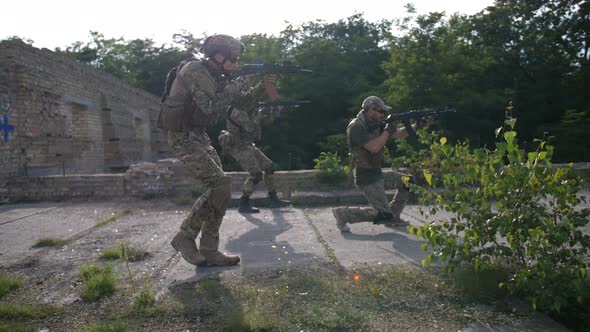 Army Combat Soldiers Aiming Weapons on Enemy Target alt