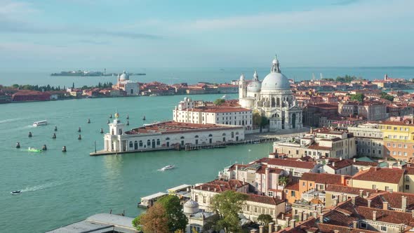 Time lapse of Venice Grand Canal in Italy alt