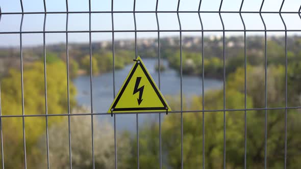 Warning Sign High Voltage Danger to Life alt