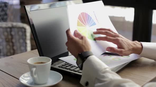 Businessman Analyze the Business Growth alt