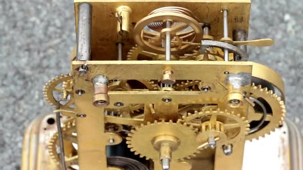 Mechanical Antique Vintage Clock 25 alt