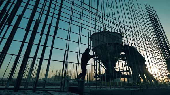 Cement Cistern Is Getting Handled By Construction Experts alt